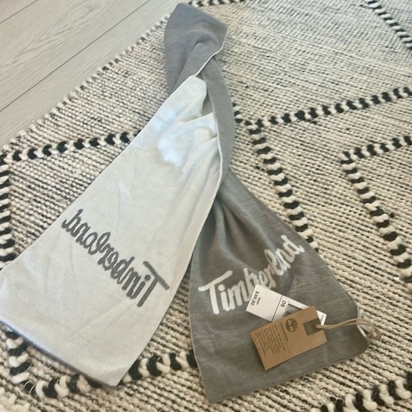 NWT,Timberland Adult Unisex One Size Gray/White Logo Jacquard Scarf (MSR… - Picture 3 of 6